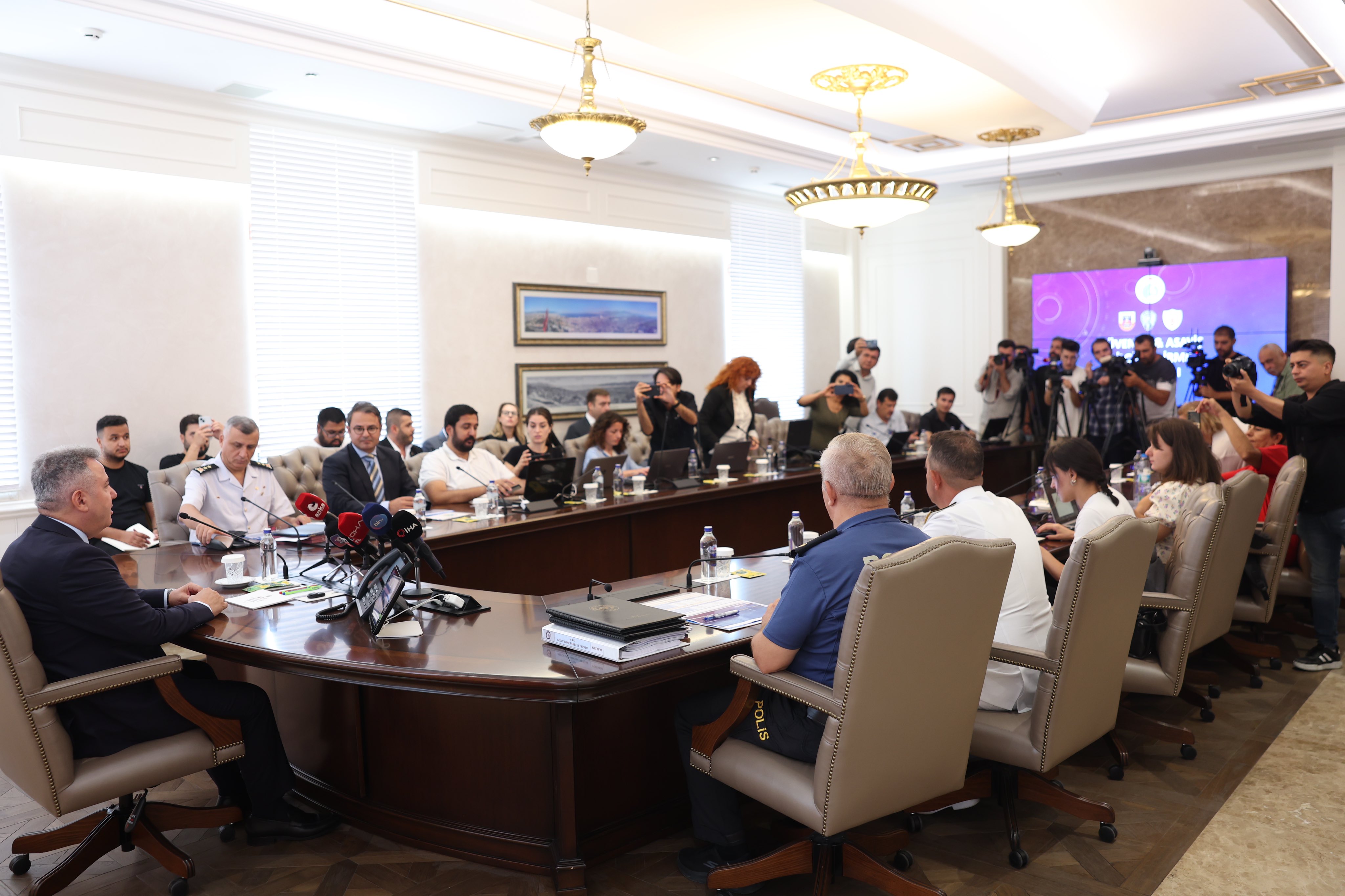 Vali Elban açıkladı: İzmir'de hırsızlık suçları yüzde 53 azaldı