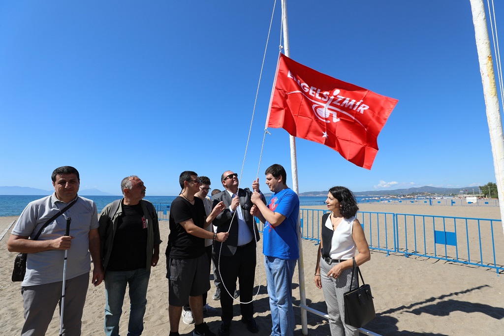Kırmızı Bayraklı İlk Sahil Gümüldür’de