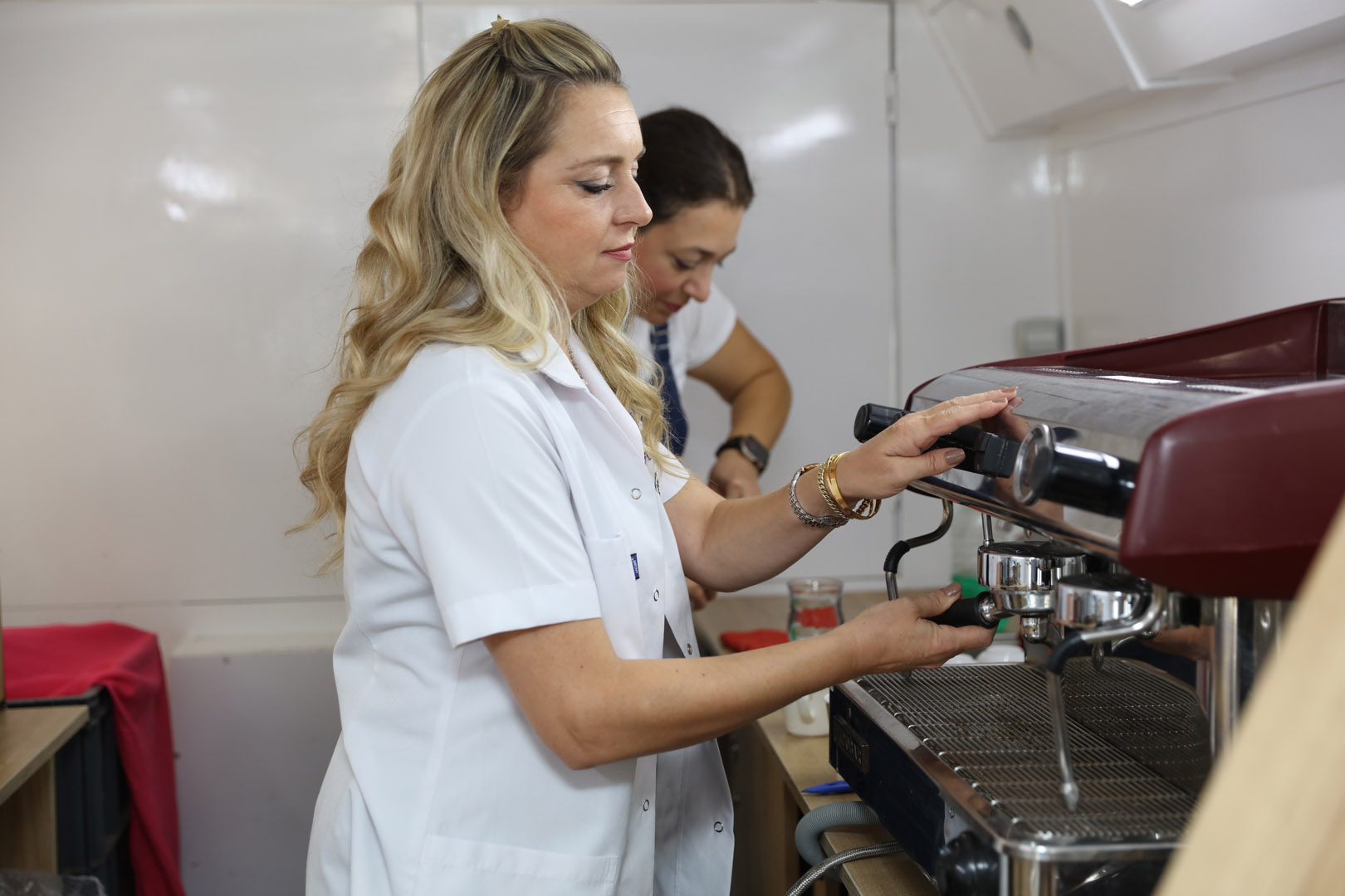 Güzelbahçe’de Barista Kursu Sertifikaları Dağıtıldı