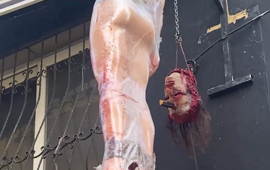 İzmir'de tepki çeken korku evi!