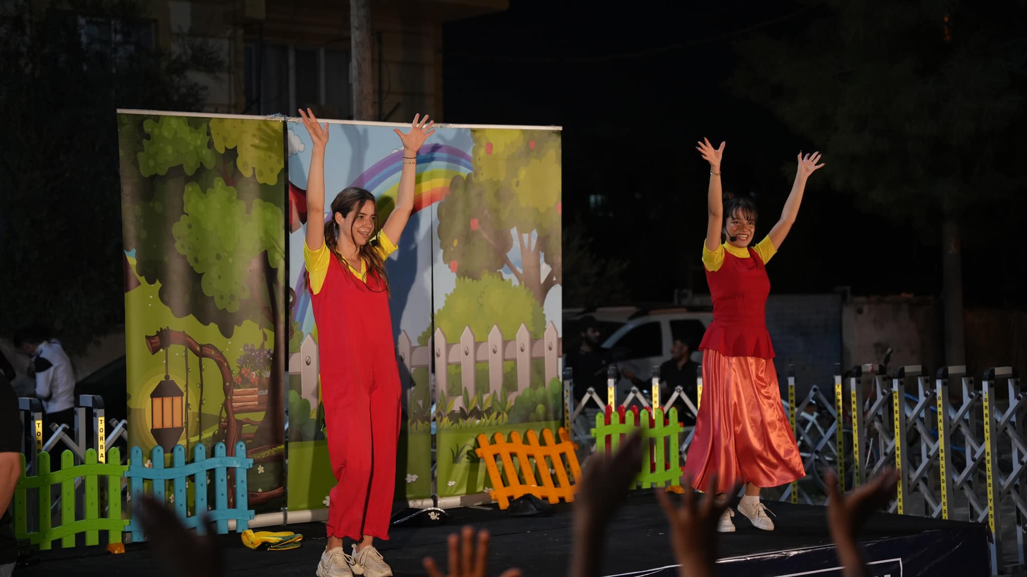 Torbalı Belediyesi’nden çocuklara tiyatro ziyafeti