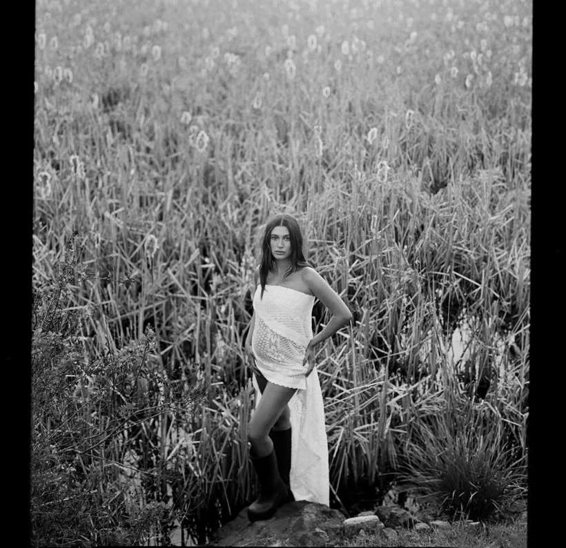 Kısa bir süre önce oğluna kavuşan Hailey Bieber'dan hamilelik günlerinden paylaşım