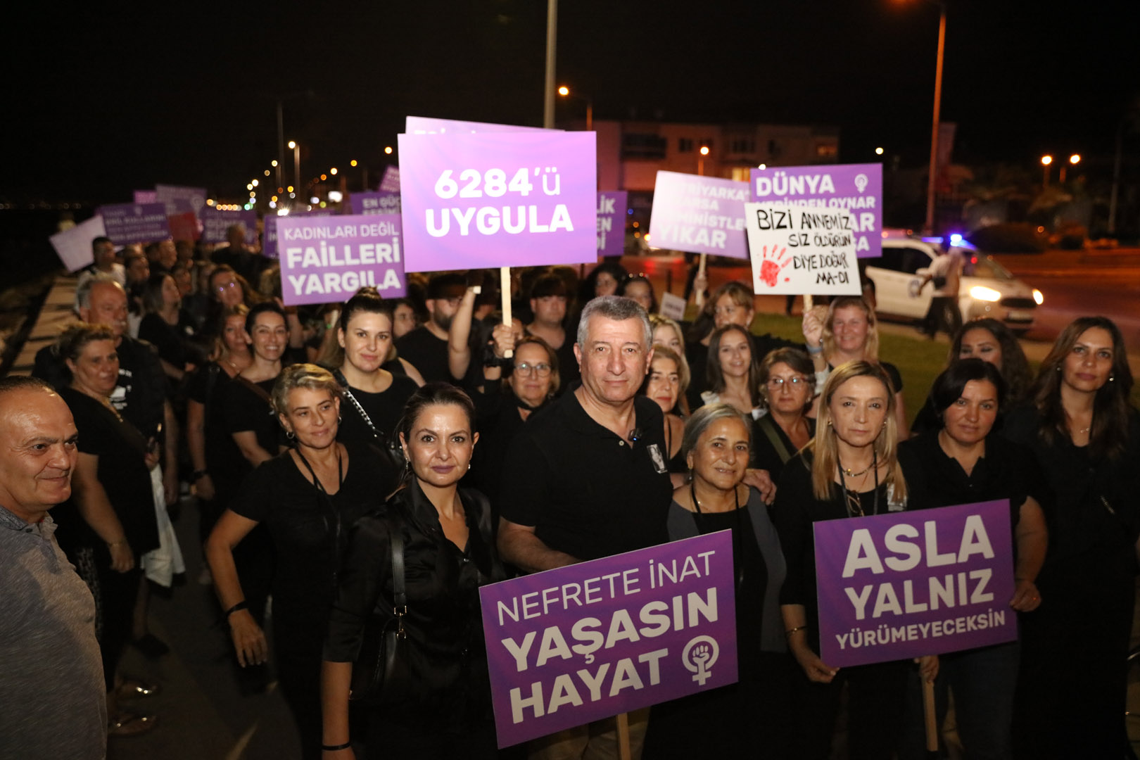 Güzelbahçe Şiddete Karşı Yürüdü