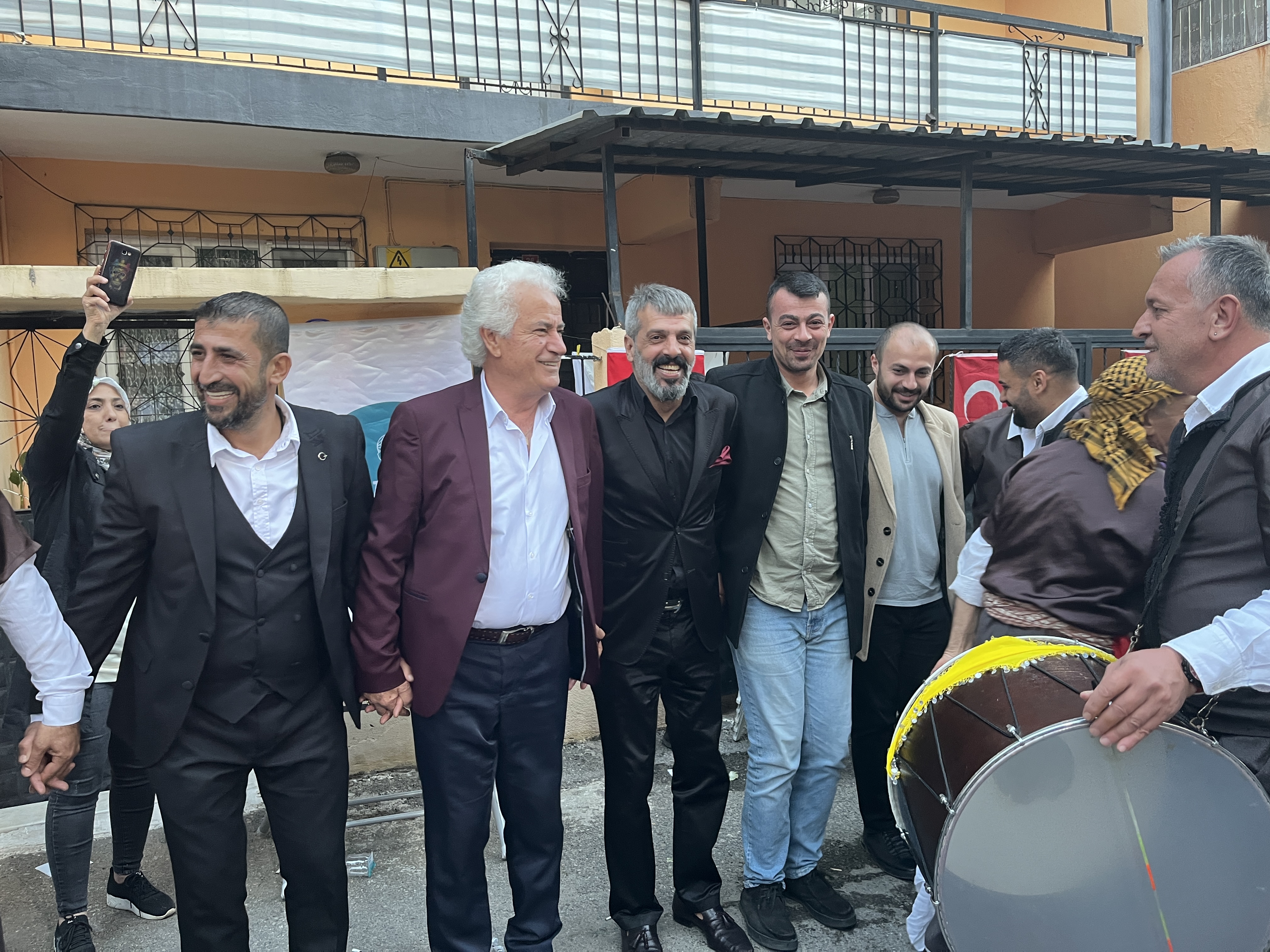 Bayraklı'ya gönül verenlerin bir araya geldiği İZBAYDER görkemli törenle açıldı