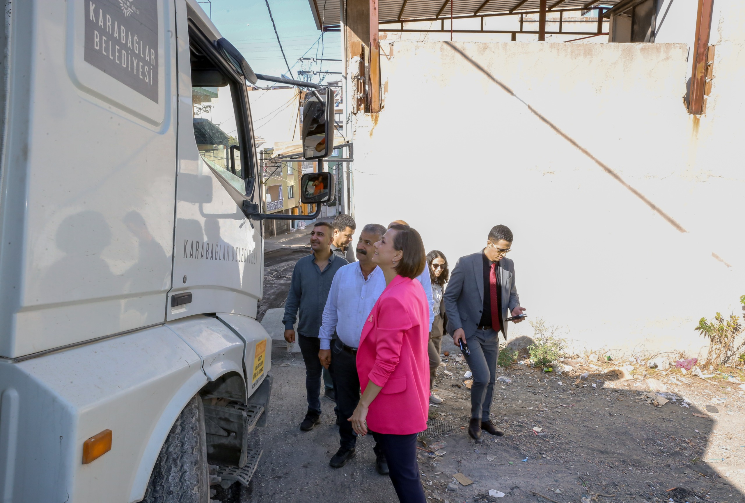 Karabağlardan asfalt atağı: 7 ayda 20 bin ton