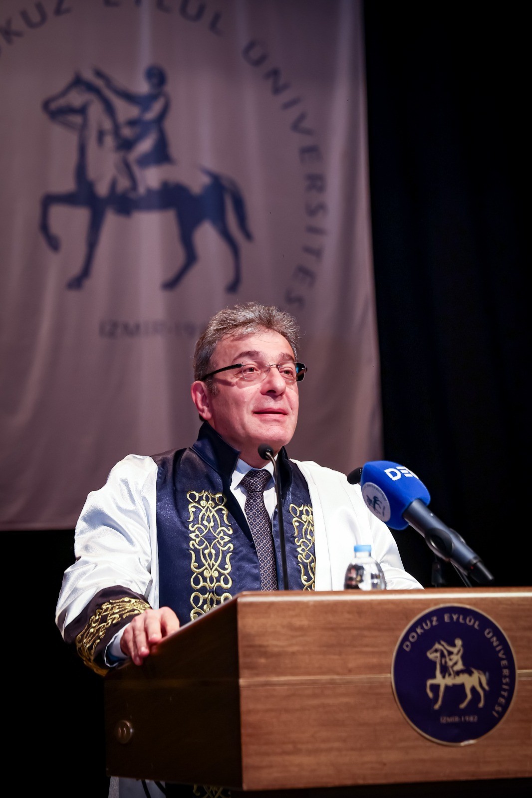 DEÜ'DE YENİ AKADEMİK YILA COŞKULU MERHABA