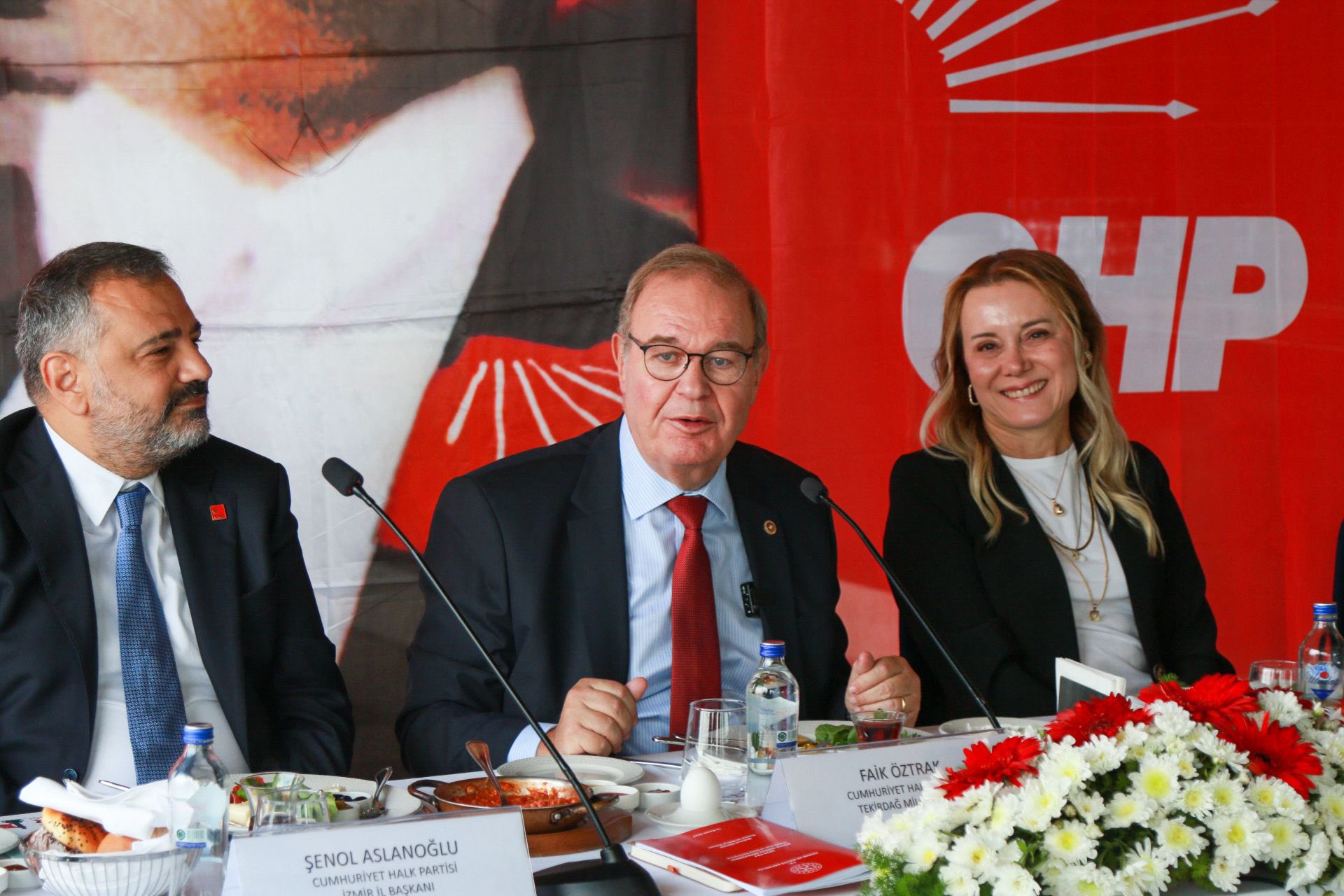 CHP İl Başkanı Aslanoğlu: AKP'li Vekiller Kaçarken...