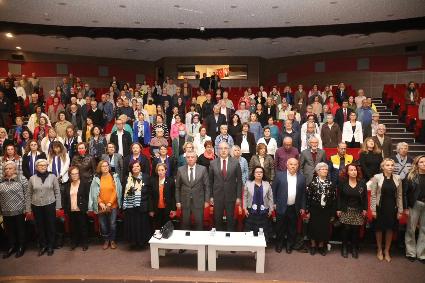 Güzelbahçe'de Üçüncü Yaş Üniversitesi için imzalar atıldı