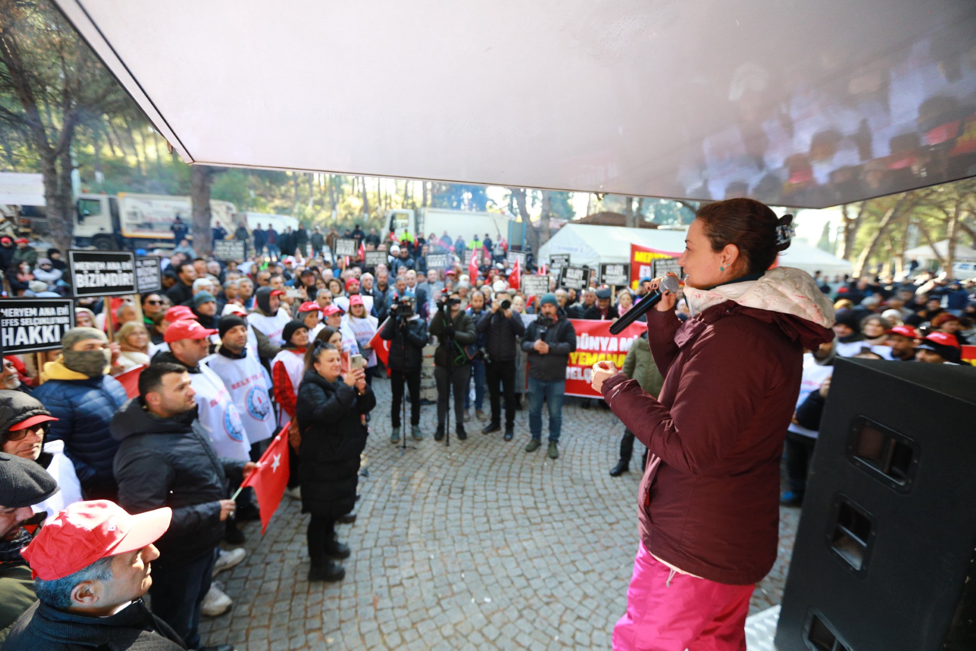 "Başkan Sengel’den tahliye kararı sonrası gelen mesajı: Buradayız!"