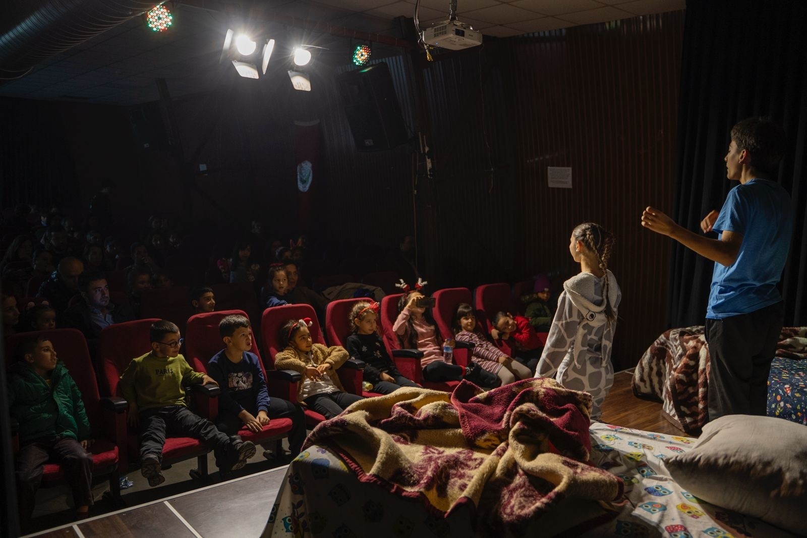 Balçovalı çocukların tiyatro keyfi