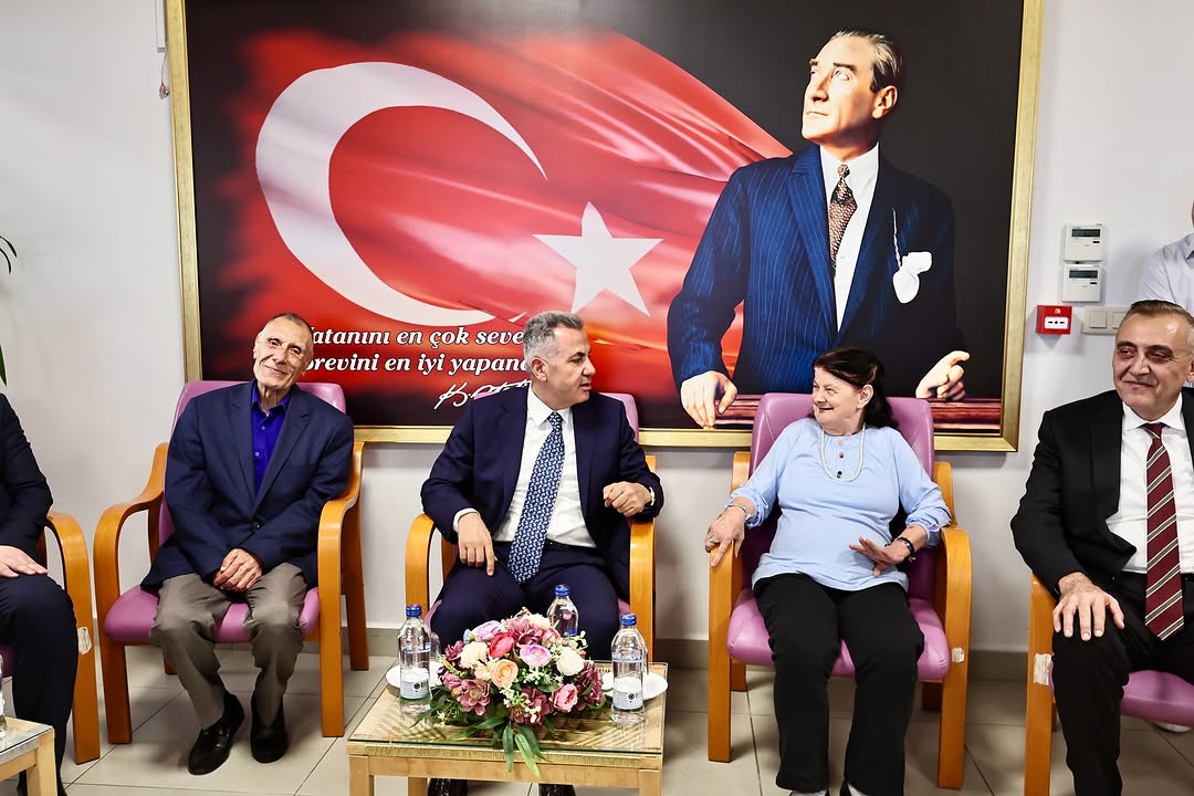 Vali Elban’dan Bayramda Anlamlı Ziyaret: Huzurevi Sakinleriyle Bayramlaştı