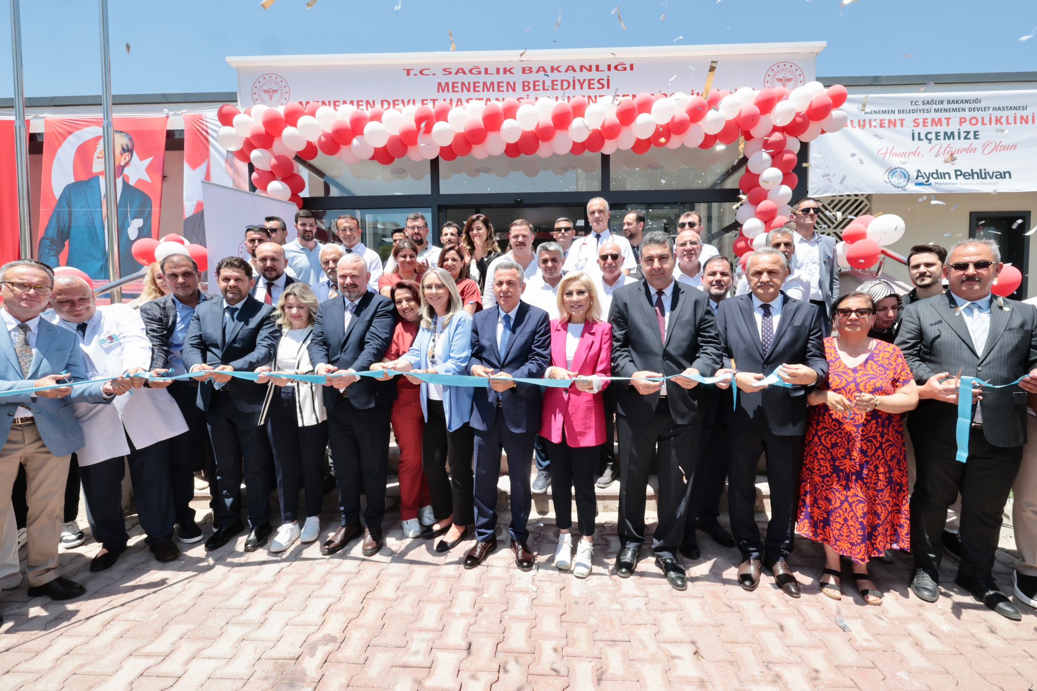 İzmir protokolü Menemen Ulukent Semt Polikliniği açılışında buluştu