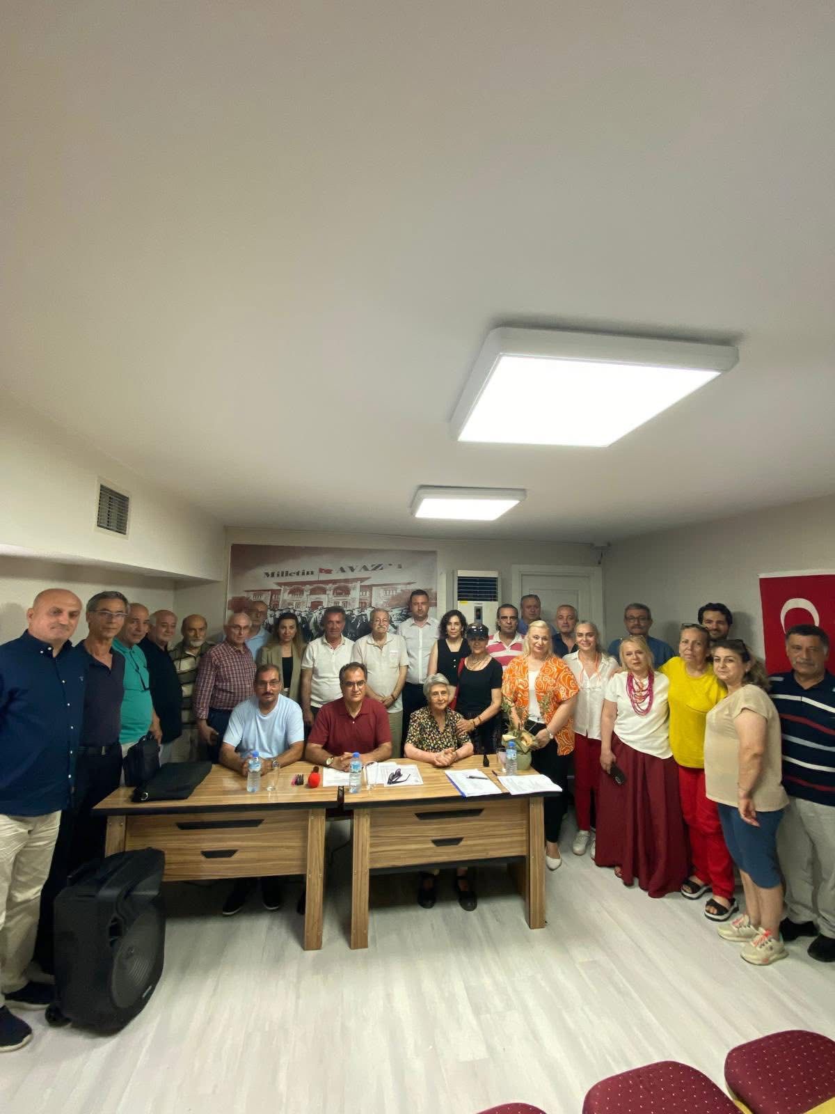 AVAZ İzmir Şube Başkanı Uğur Şimdi'den birlik mesajı: Kırgınlık ve dargınlıkları bir kenara bırakacağız