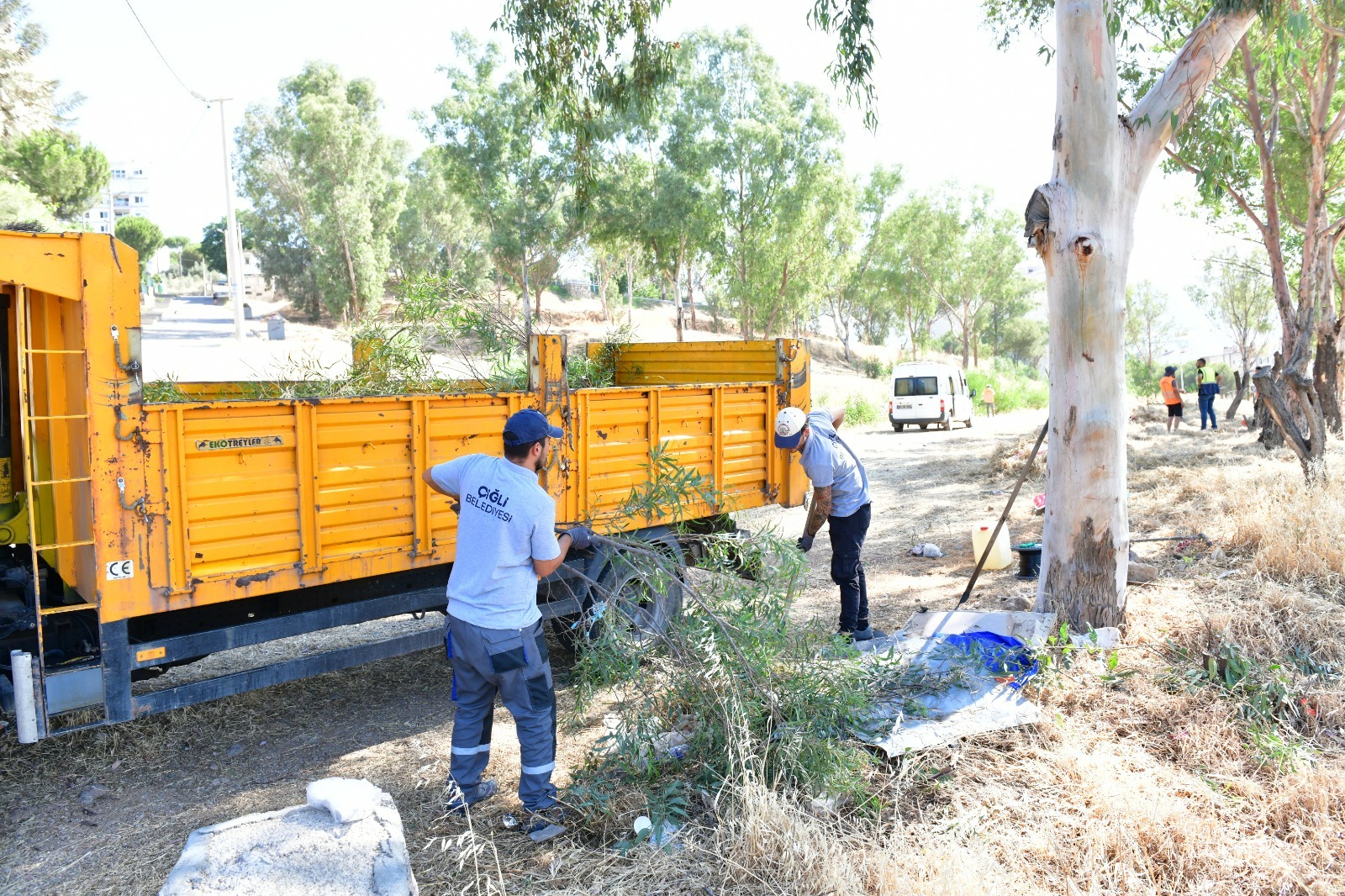 Çiğli’ye hizmette; eşitlik ve hızdan ödün yok Belediye Başkanı Onur Emrah Yıldız; “ Her mahallemize dokunuyor, her sese kulak veriyoruz.”