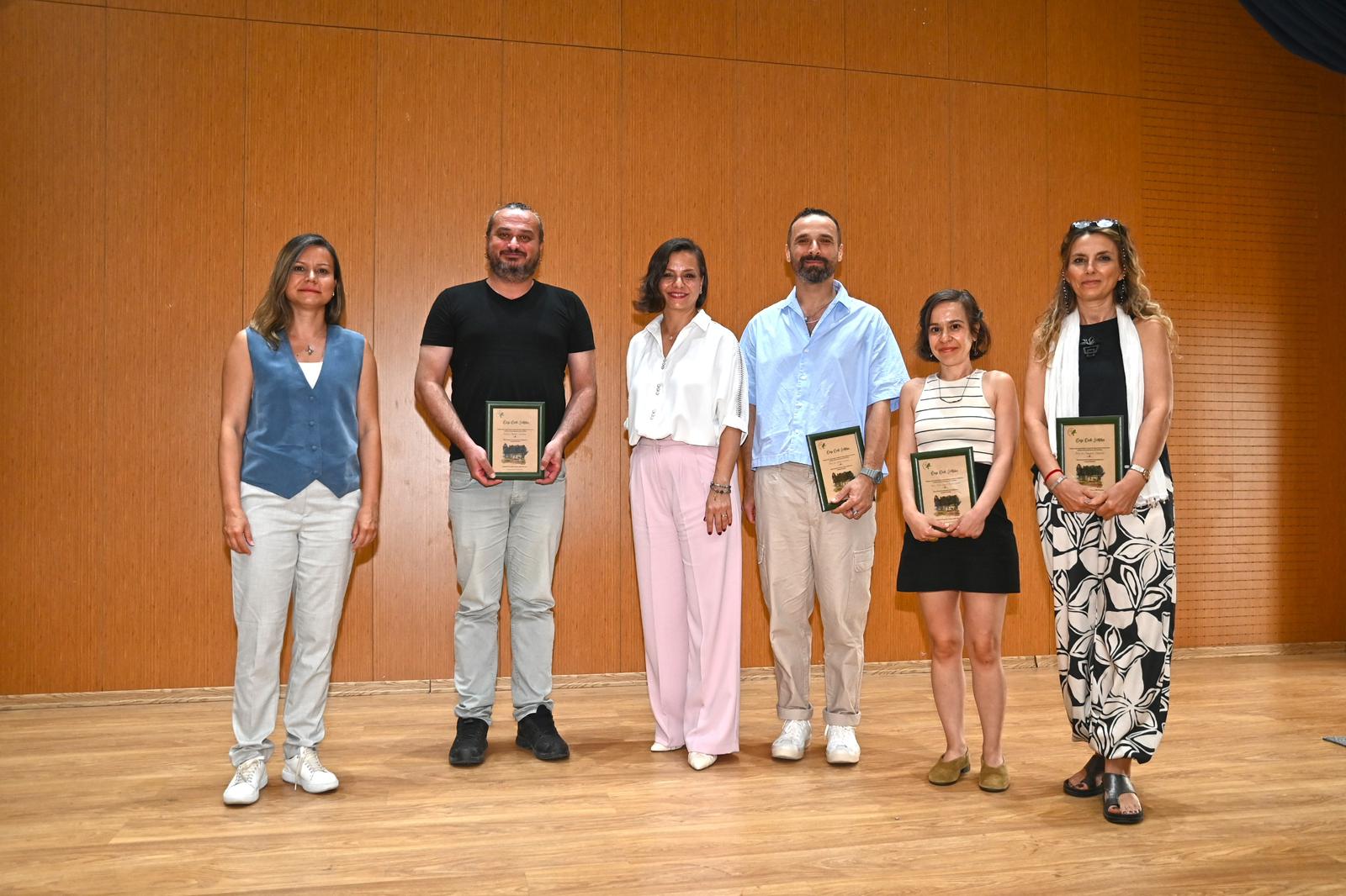 Karabağlar Akademi İlk Mezunlarını Verdi