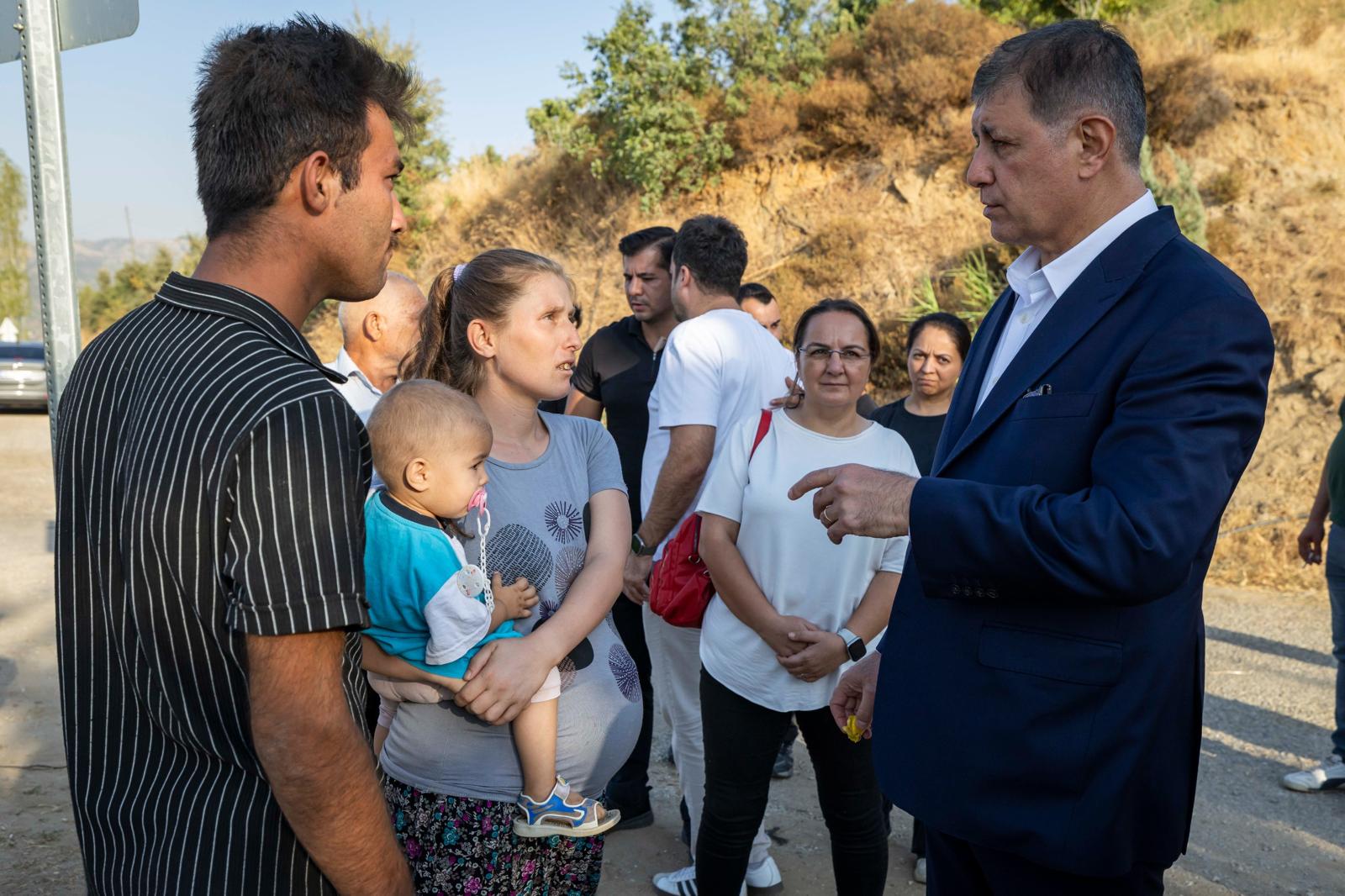 Büyükşehir’den evi yanan aileye yardım eli