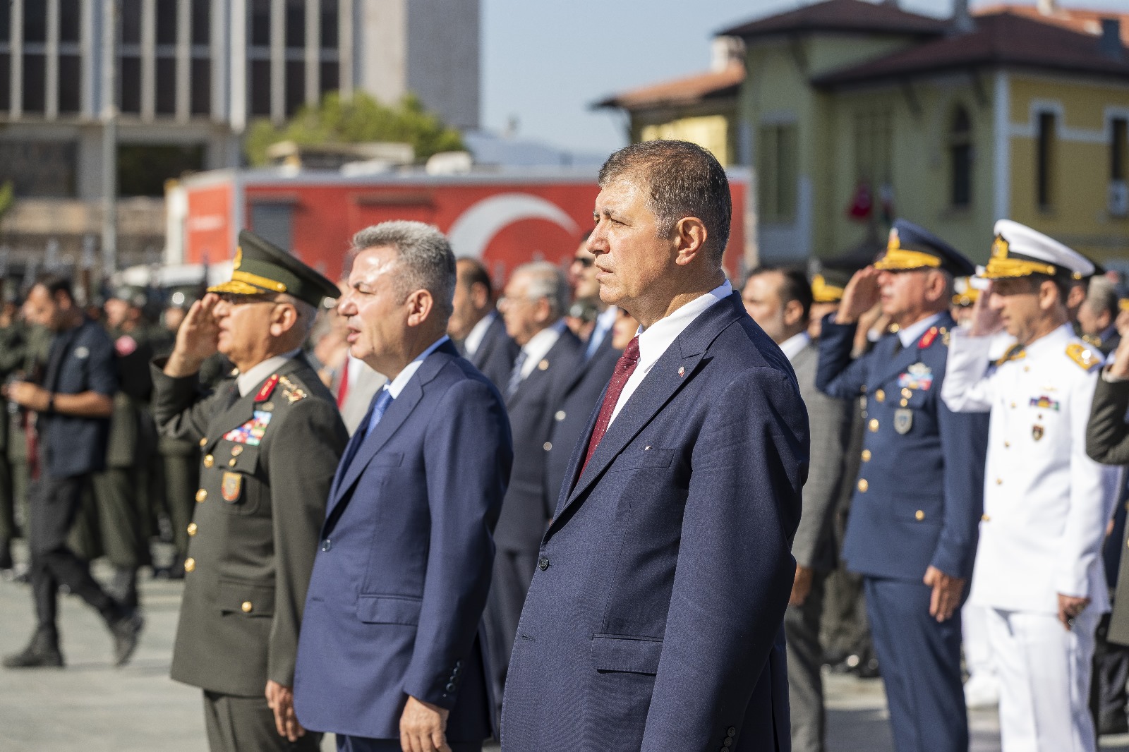 İzmir’de Geleneksel Zafer Yürüyüşü