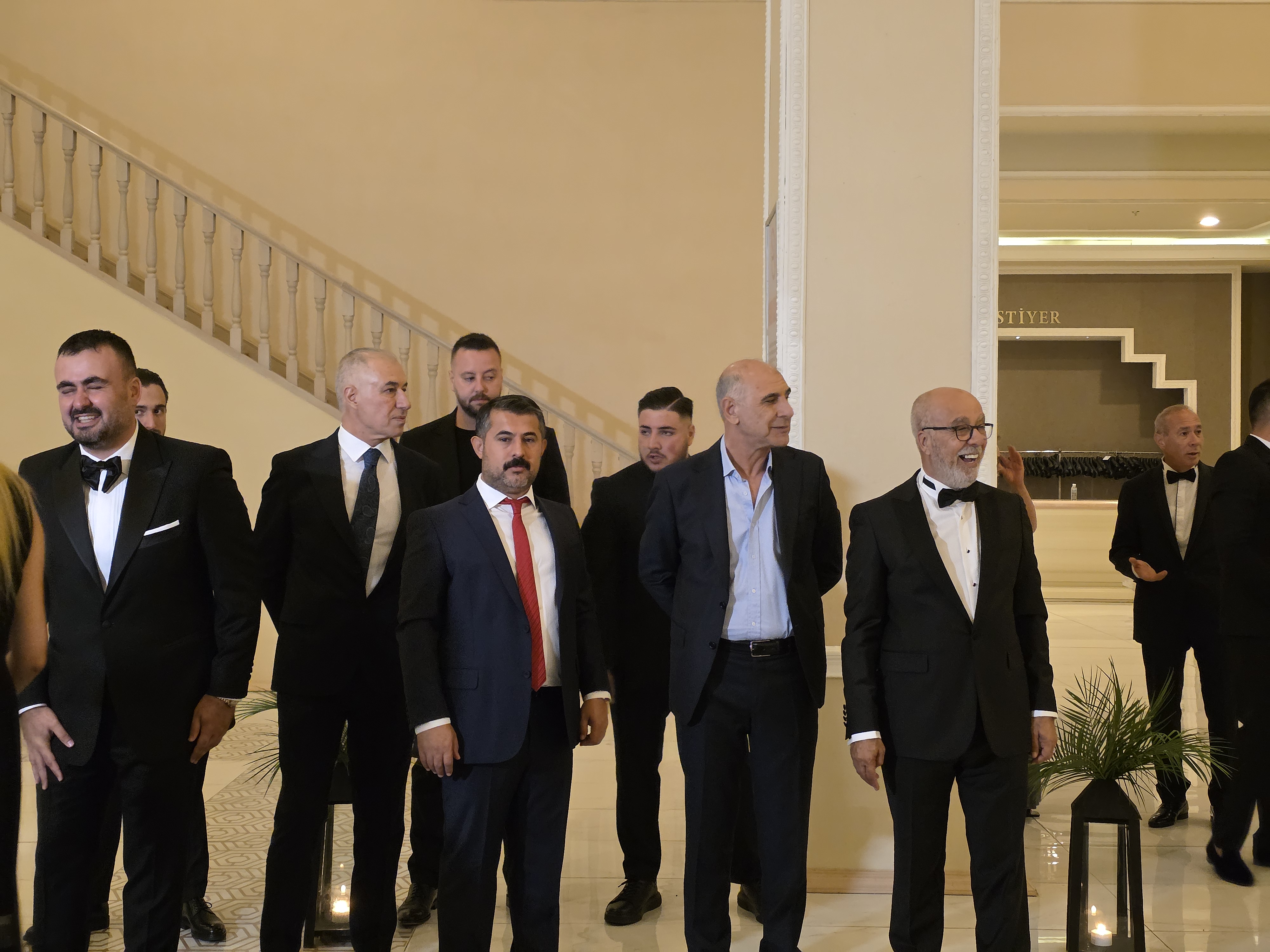 ALABAY AİLESİNİN MUTLU GÜNÜ: "ADNAN VE YAMAN ERKEKLİĞE İLK ADIMLARINI ATTI"