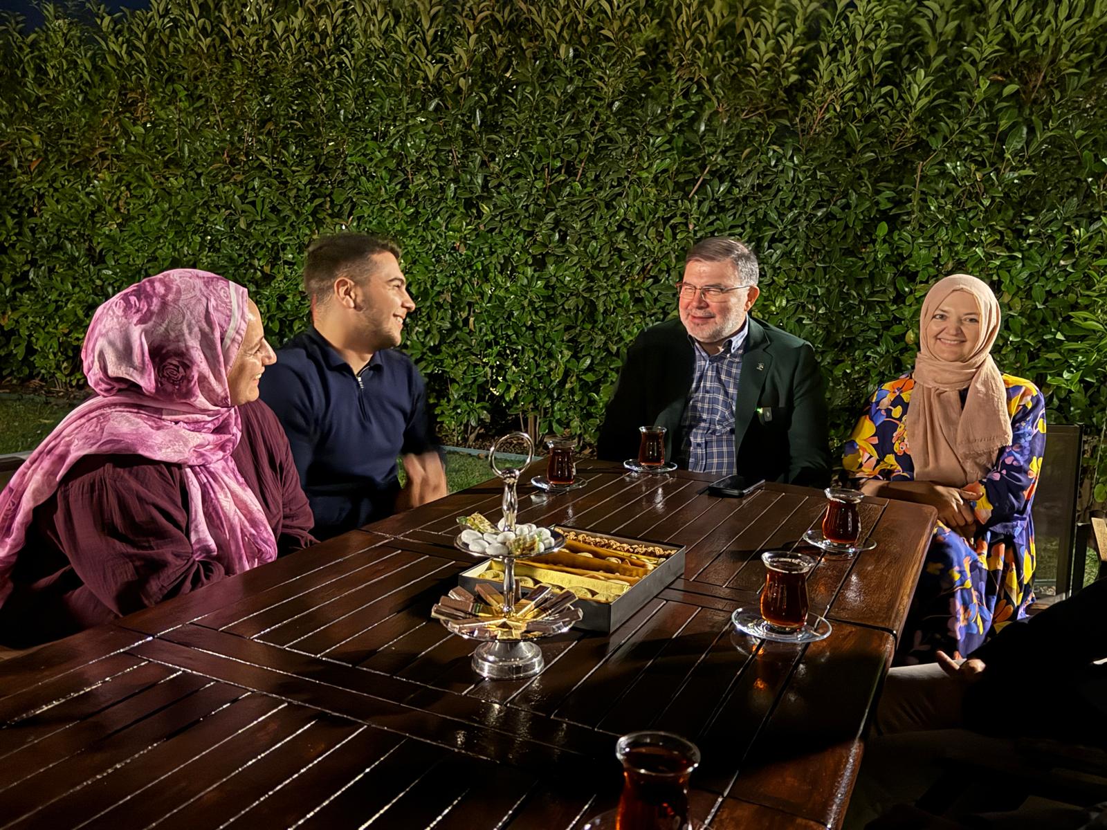 Başkan Saygılı, üniversite öğrencilerini evinde misafir etti!