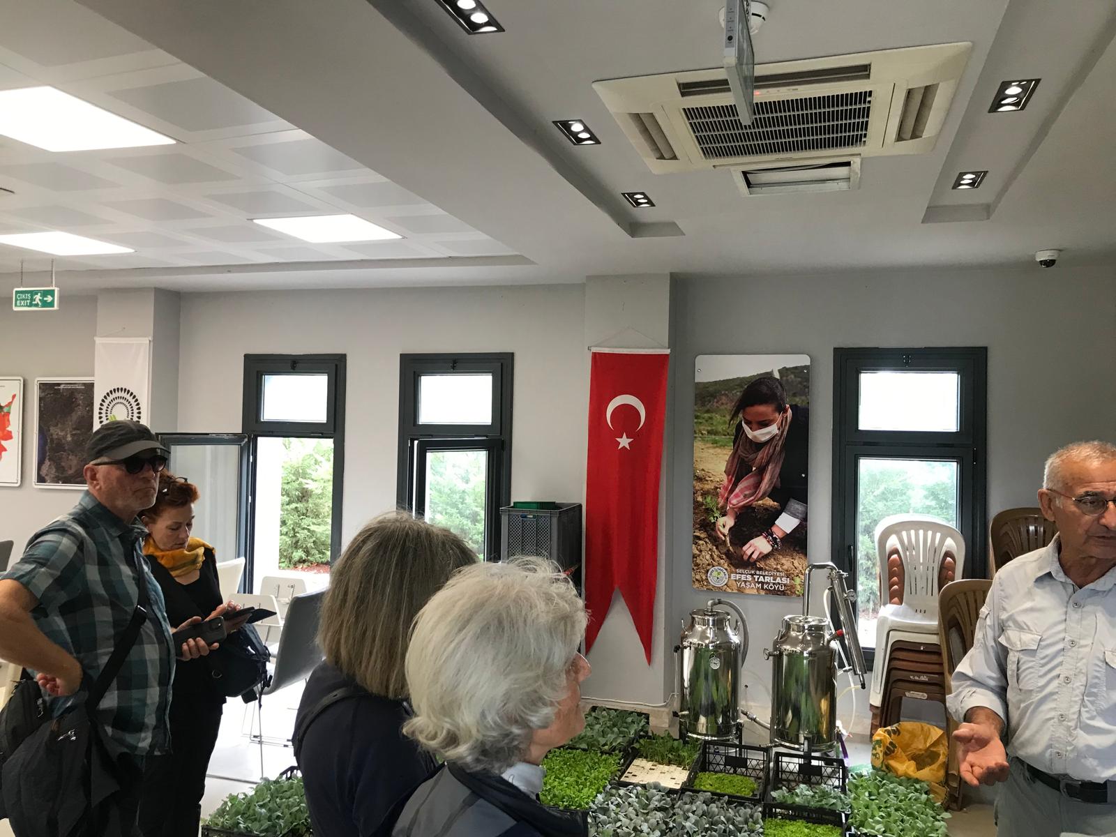 Efes Tarlası Yaşam Köyü'ne uluslararası ilgi büyüyor