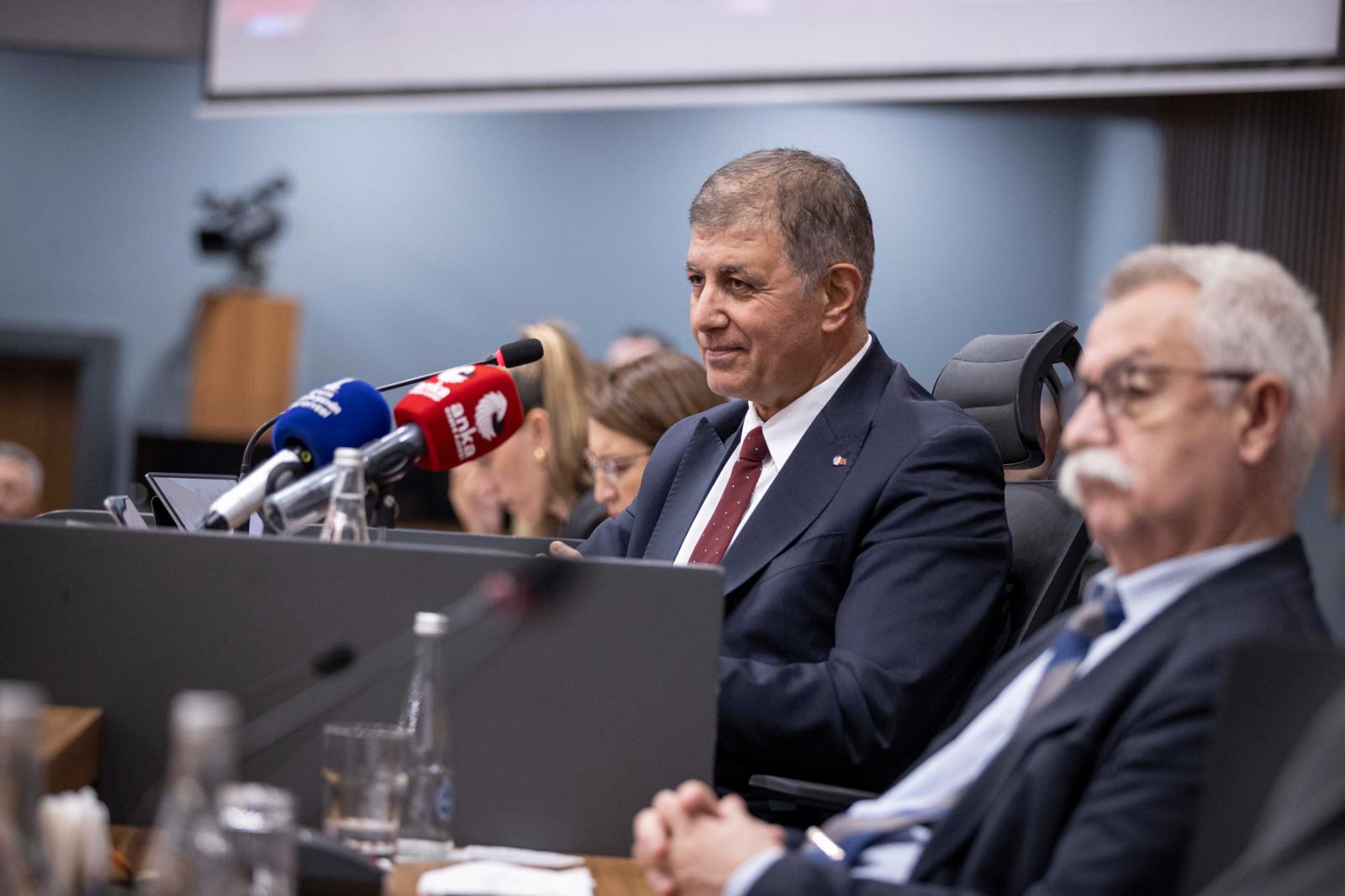 Başkan Tugay Çankaya Katlı Otoparkı’nın yıkım kararını değerlendirdi