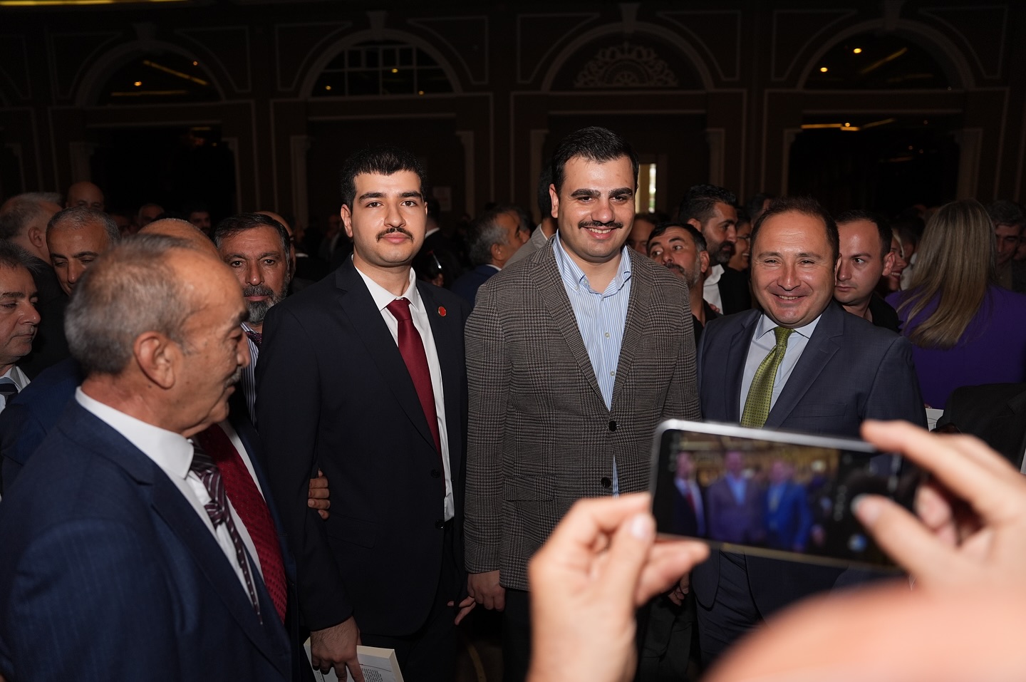 “Büyük Kardeşlik Sofrası” İzmir’de Kuruldu: İnan’dan Birlik ve Umut Mesajı