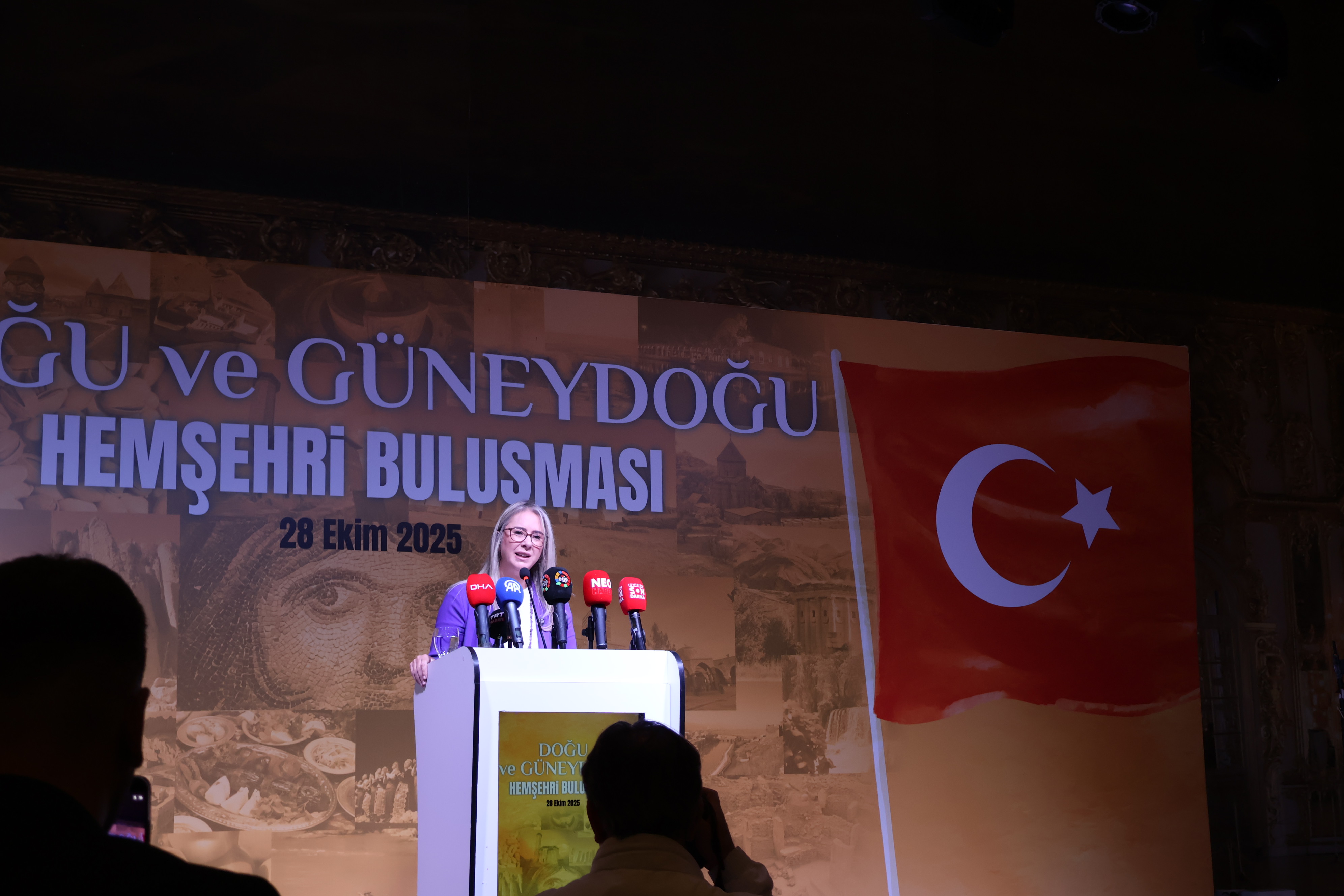 İzmir'de "Büyük Kardeşlik" Buluşması: Birlik, Dayanışma ve Umut Mesajı