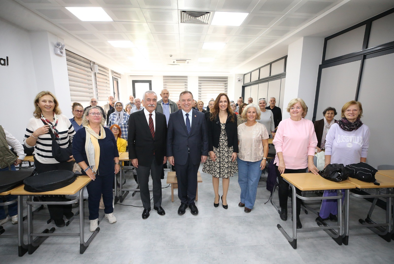 Karşıyaka'da görkemli açılış: Zübeyde Hanım Sosyal Tesisi hizmette!
