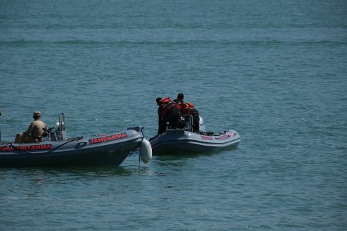 Tahtalı Barajı'nda helikopter mürettebatından bir kişinin daha cansız bedeni çıkartıldı