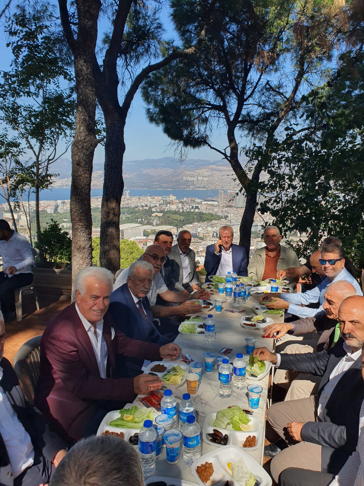 SALİH ERKEK YAKINLARINI KADİFEKALE'DE BULUŞTURDU