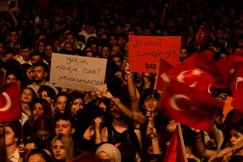 Cumhuriyet'in 100. yılı Karabağlar'da coşkuyla kutlandı