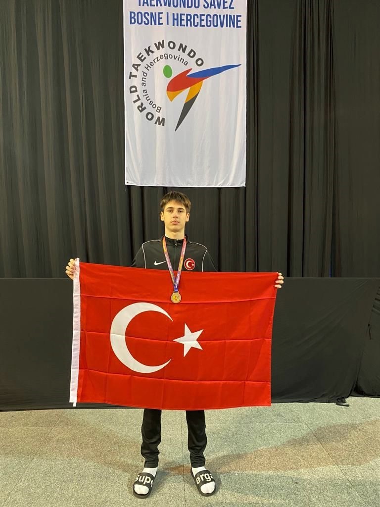 Bornova’nın gururu Bekir Osmanoğlu