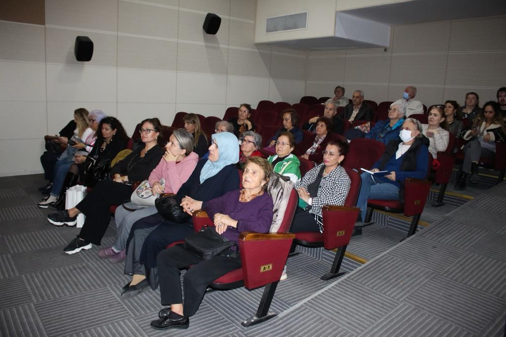 Karşıyaka’da sağlık söyleşileri devam ediyor, yurttaşlar bilinçleniyor