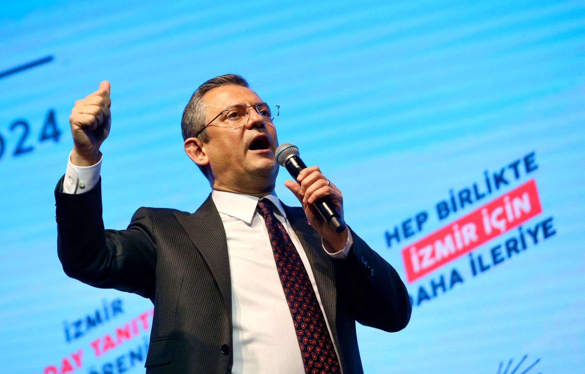 CHP Lideri Özel: " İzmir'de bütün ilçeleri alacağız!"