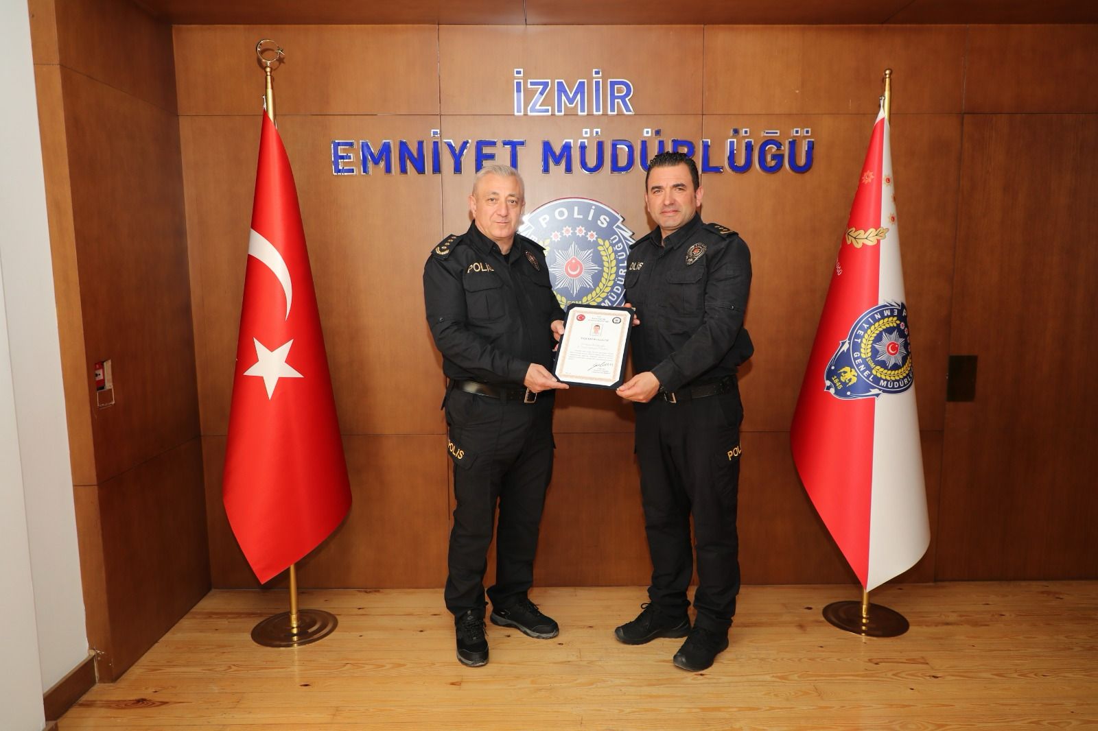 Başarılı emniyet personeline teşekkür belgesi!