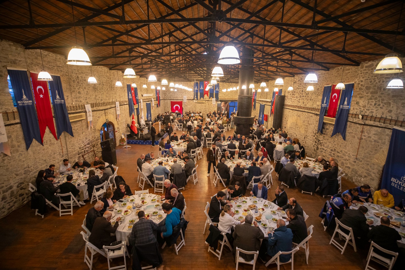 Başkan Soyer'e veda yemeği