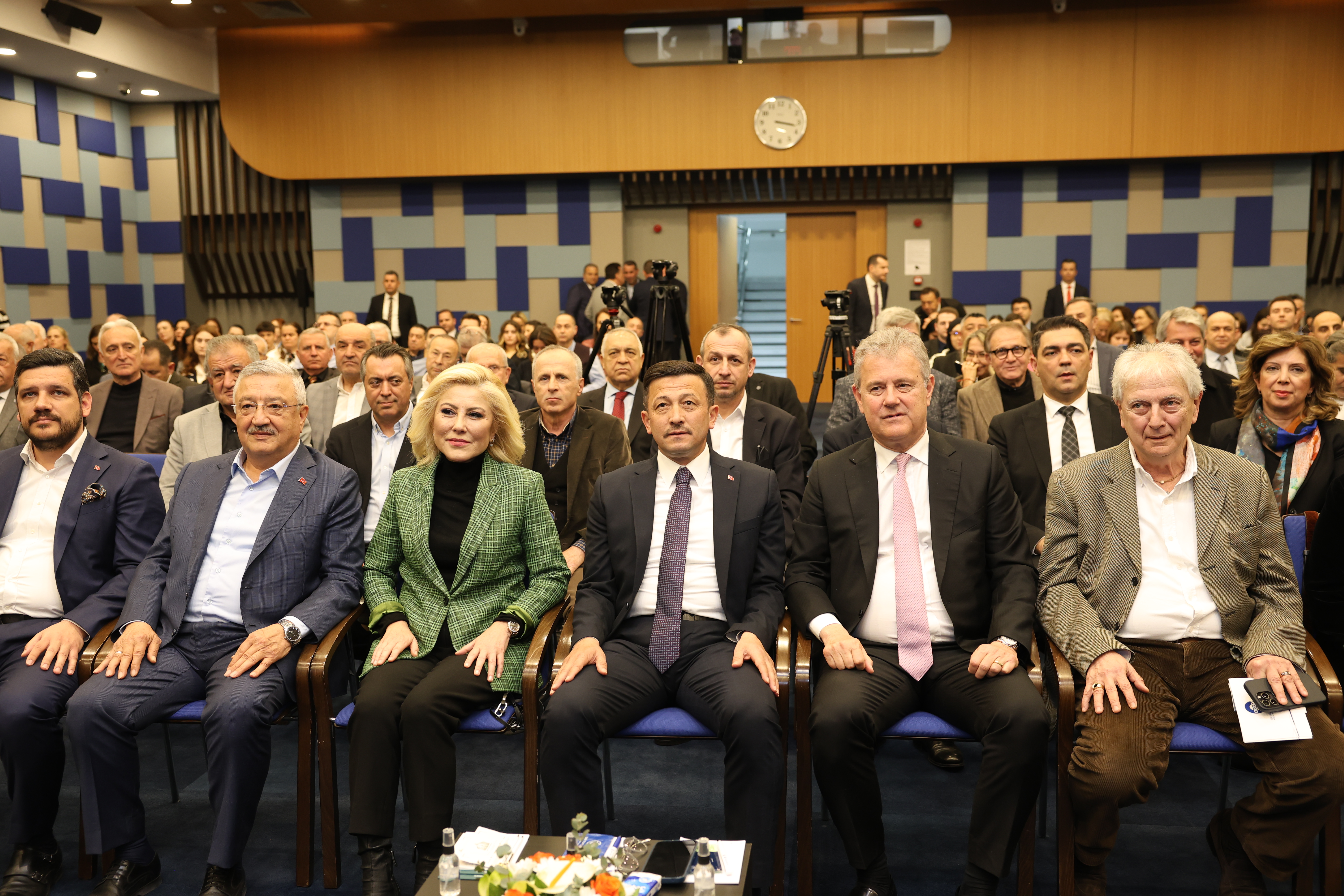 İzmir Ticaret Odası, "İzmir Büyükşehir Belediye Başkan Adayları ile Sohbet Toplantısı