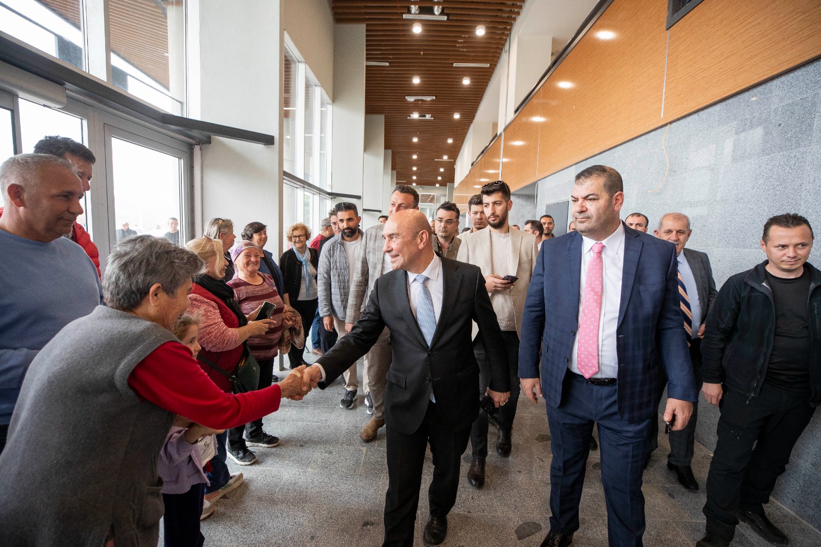 Başkan Soyer yapımı tamamlanan Selçuk İlçe Terminali’ni ziyaret etti