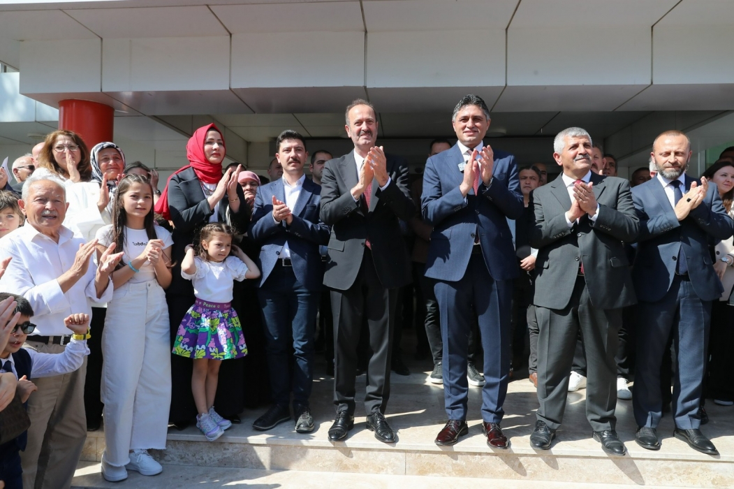 Aliağa Belediye Başkanı Serkan Acar Mazbatasını Aldı