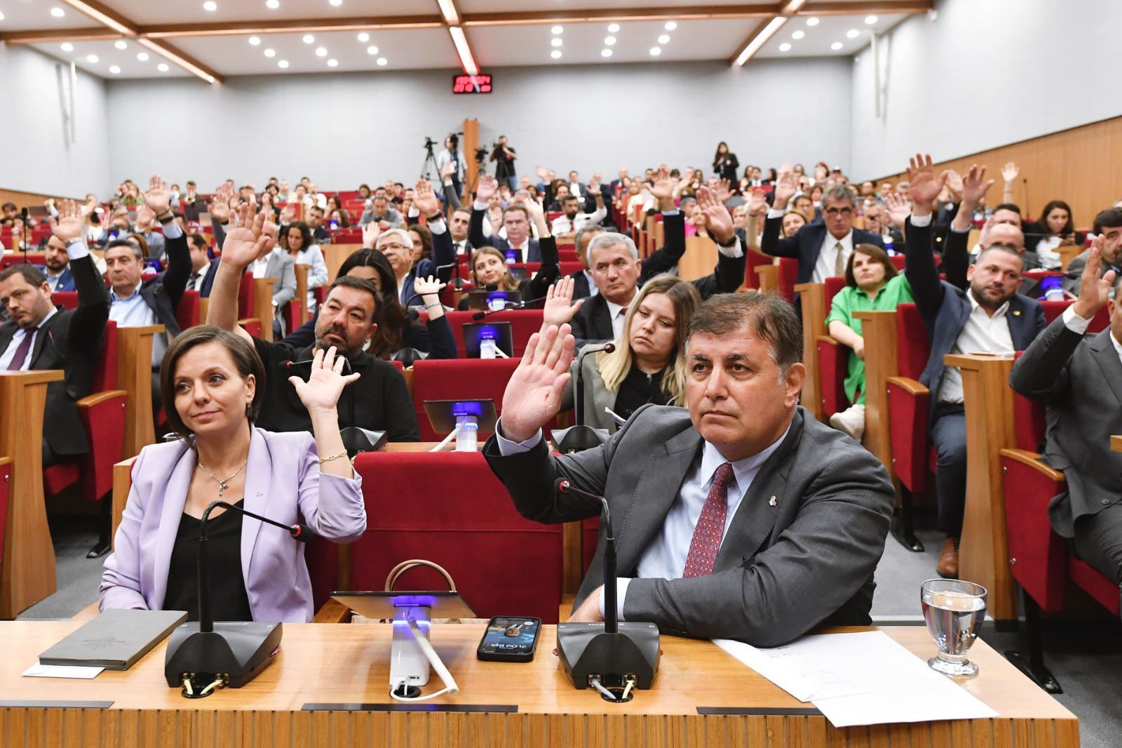 "İzmir'i Türkiye'de en düşük su fiyatına sahip il yapacağız"
