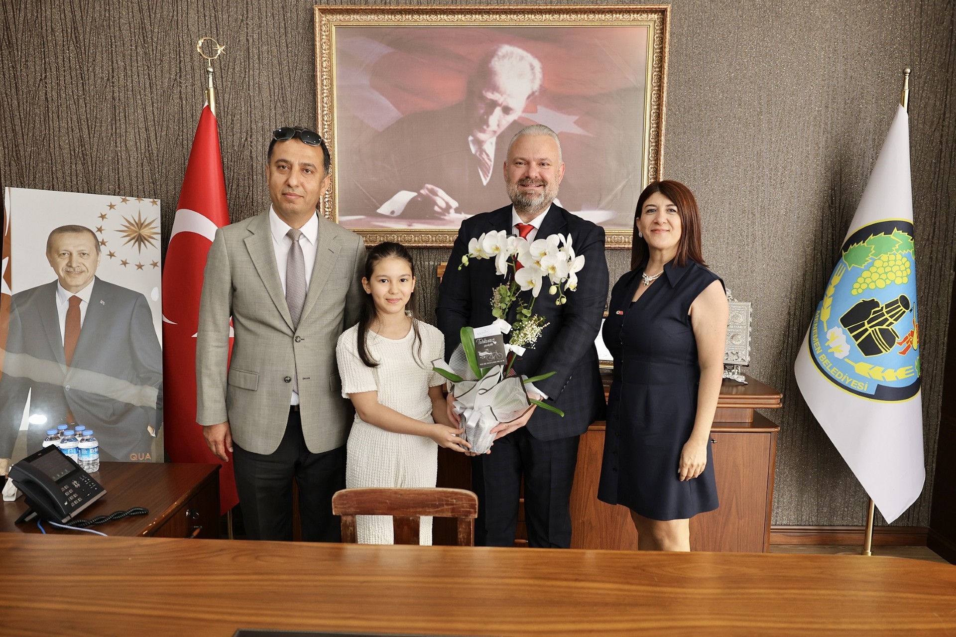 Başkan Pehlivan koltuğunu Aybüke’ye devretti