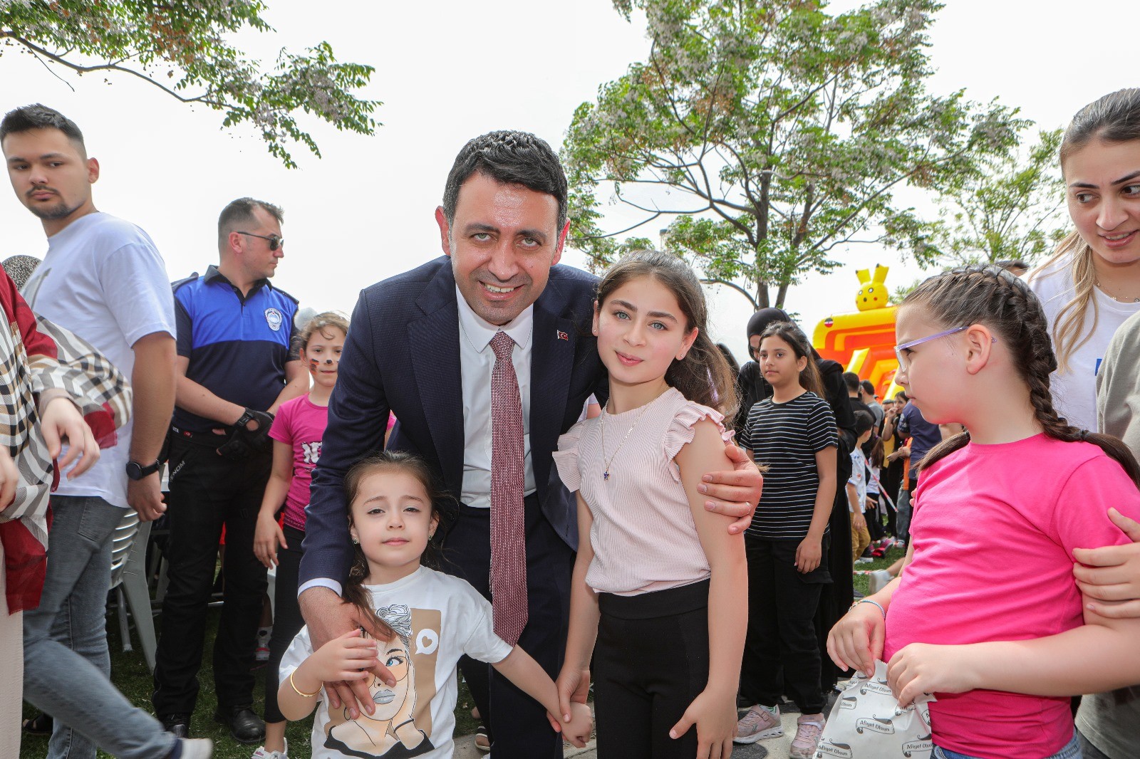 Başkan Önal sözünü tuttu: Binler Bayraklı’ya akın etti