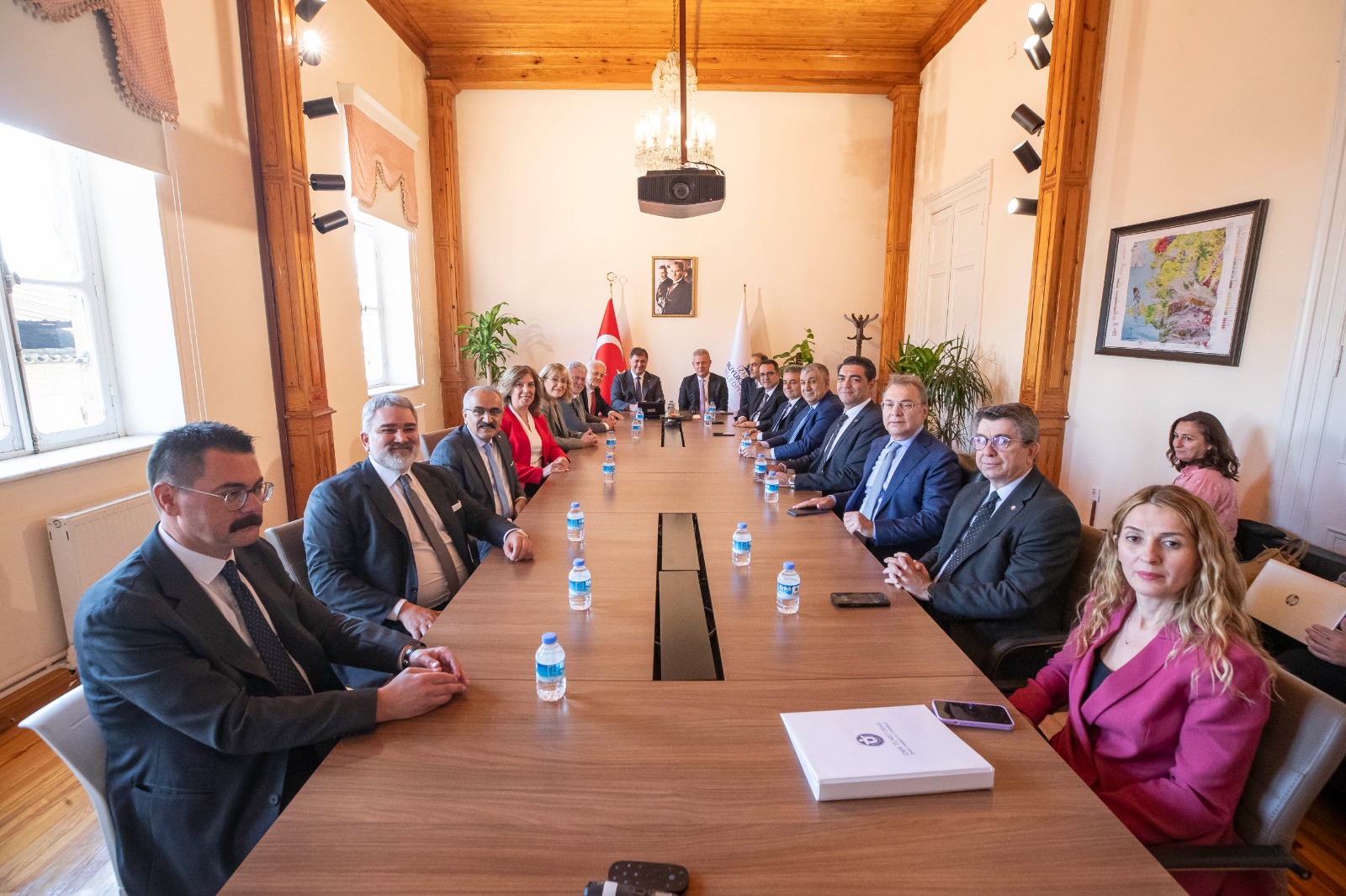 İZTO’dan Başkan Tugay’a ziyaret