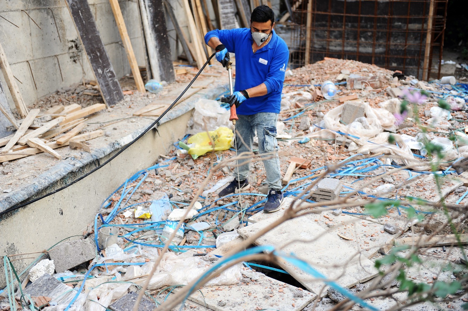 Karşıyaka’da haşerelere karşı ilaçlama seferberliği!