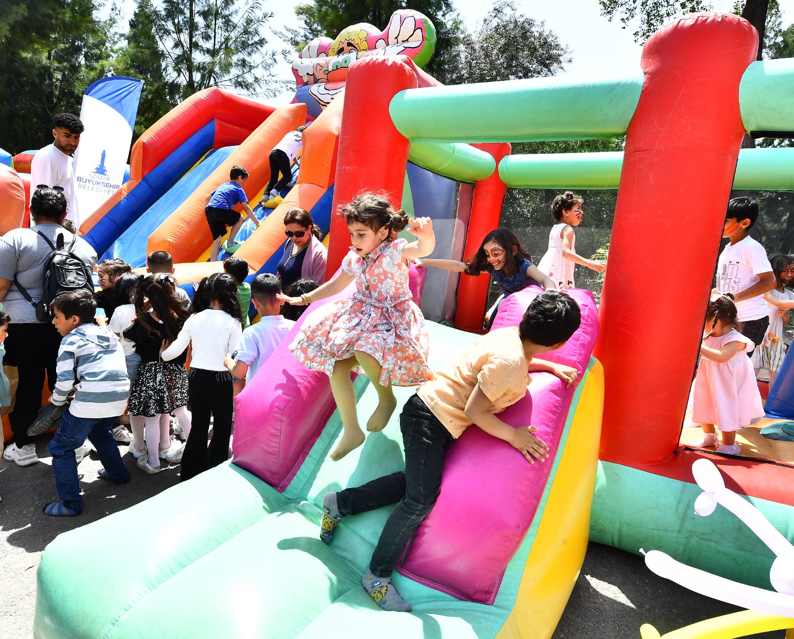 Gençlik Bayramı'nda çocuklar da doyasıya eğlendi