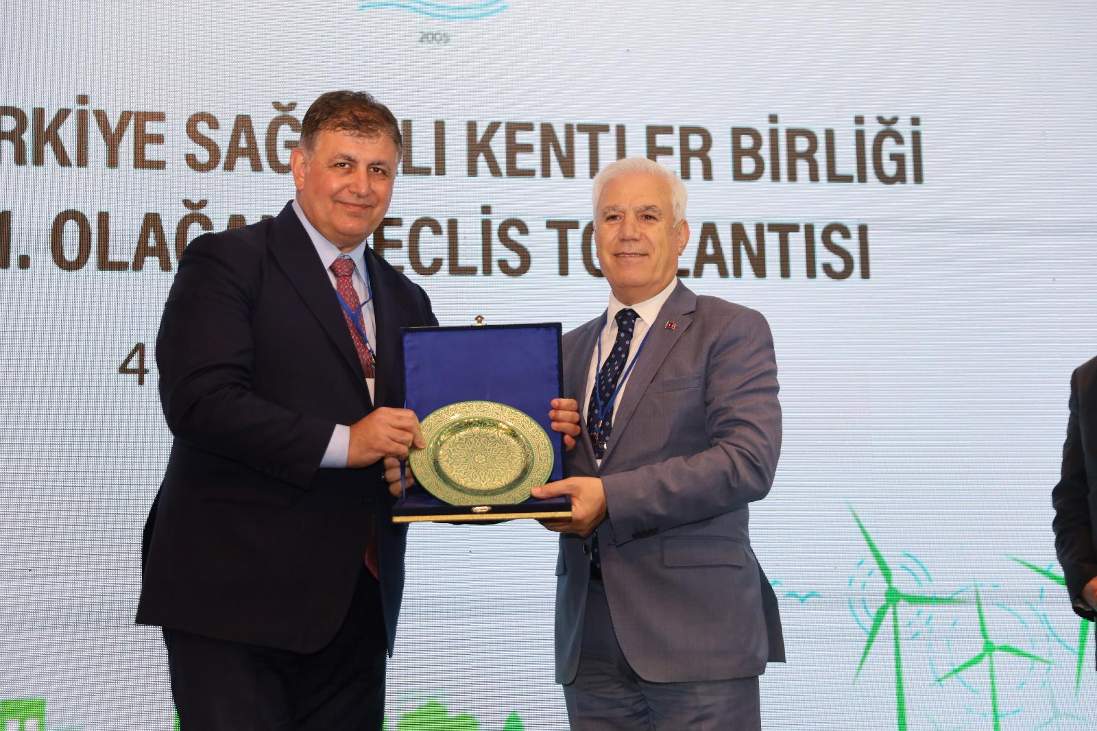 İzmir Büyükşehir Belediye Başkanı Dr. Cemil Tugay, Sağlıklı Kentler Birliği Başkanı oldu