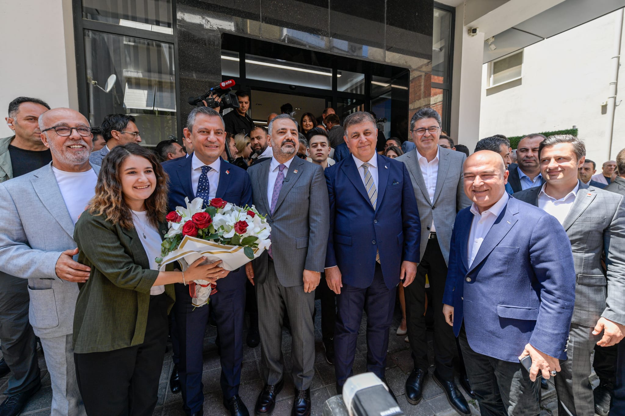 CHP Genel Başkanı Özgür Özel İzmir'e geldi