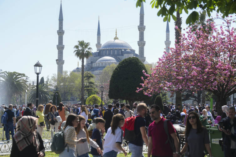 İstanbul yılın ilk 4 ayında 5,2 milyon yabancı turist ağırladı