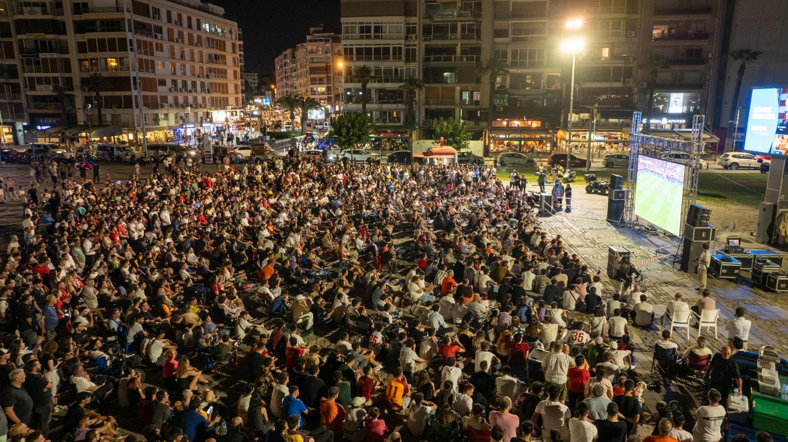 Milli Takım İzmirlileri sevince boğdu