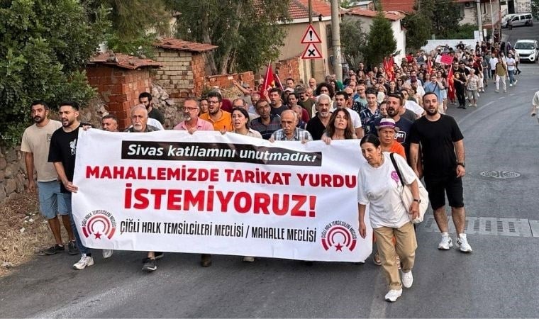 Çiğli'de yurttaşlar, tarikat yurdunun kapısına mühür vurdu